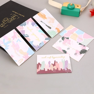 Juego de tarjetas de agradecimiento acuarela con letras doradas y patrones de arte