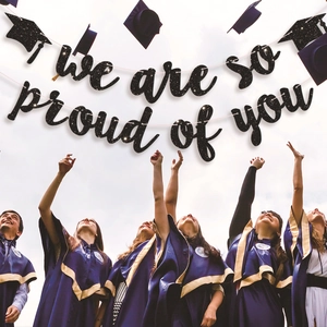 Striscione di Laurea Glitterato Nero We Are So Proud Of You Con Tocco per Decorazioni Festa Ghirlanda Segno di Laurea
