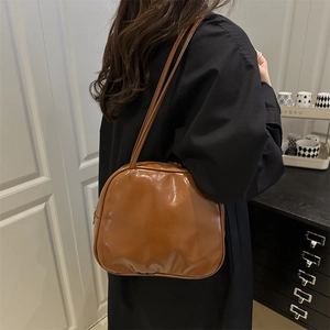Women Fashion PU Leather Shoulder Bag Glossy Patent Finish Minimalist Underarm Bag Double Straps Daily Casual Tofu Bag
