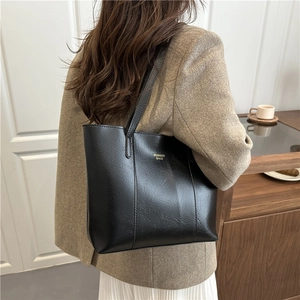 Women Retro PU Leather Large Capacity Tote Bag Minimalist Fashion Letter Print Shoulder Bag Handbag for Commuter Office Daily