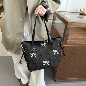 Women Quilted Tote Bag Colorful Bowknot Embroidery Large Capacity Shoulder Bag Drawstring Casual Sweet Fashion Handbag