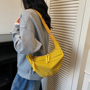 Sac Bandoulière Femme Décontracté en Nylon Demi-Lune Grande Capacité Sac Dumpling Avec Tirette de Fermeture Éclair Tissée Sac à Épaule