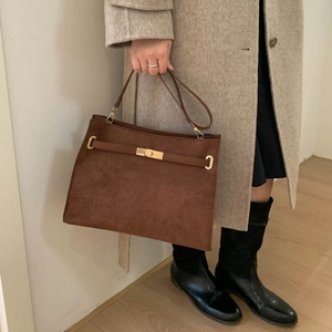 Sac Bandoulière Femme En Simili Daim PU Cuir Sac À Main Trapèze Vintage Avec Fermoir Métallique Grande Capacité Quotidien