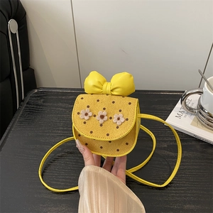 Mini Sac Bandoulière pour Enfants en Cuir PU Filles Motif à Pois Nœud Fleur Petit Sac à Épaule Carré Décontracté