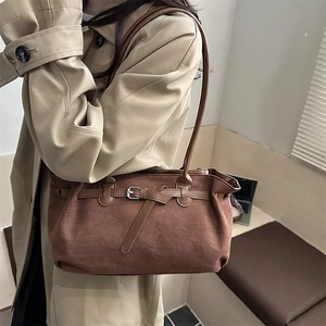 Sac à épaule vintage en daim marron à grande capacité avec boucle métallique pour l'hiver