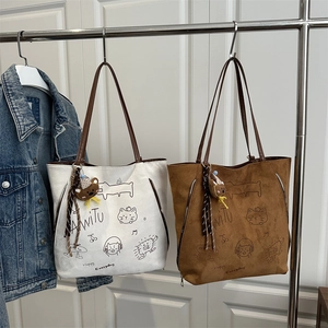 Versatile large capacity tote bags with cat illustrations and bear charm in two colors
