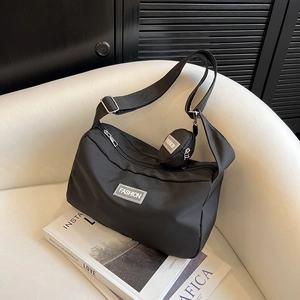 Damen Nylon Hobo Tasche Einfarbig Minimalistische Umhängetasche Mit Rundem Beutel Breiter Gurt Mode Lässig Pendler