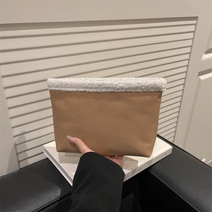 Women Clutch Bag PU Leather With Lamb Wool Plush Trim Autumn Winter Zippered Fashion Makeup Organizer Daily Pouch