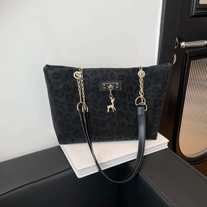 Leopard Print Tote Bag Women Vintage Shoulder Bag Large Capacity Faux Suede Metal Chain Deer Pendant Casual Commuter Handbag