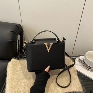 Litchi Texture PU Leather Women Handbag Golden V Metal Buckle Top Handle Crossbody Purse Minimalist Trendy Bucket Bag