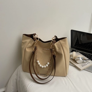 Casual Women PU Leather Tote Bag Large Capacity Artificial Pearl Chain Shoulder Bag Fashion Commute Handbag With Metal Logo