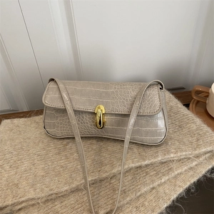 Women's Retro Crocodile Pattern Underarm Bag Vintage Faux Leather Baguette Bag With Gold Lock Fashion Shoulder Handbag