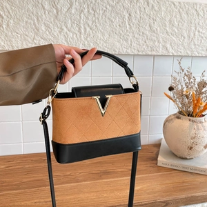 Fashion contrast bucket bag with diamond stitching and golden metal V hardware