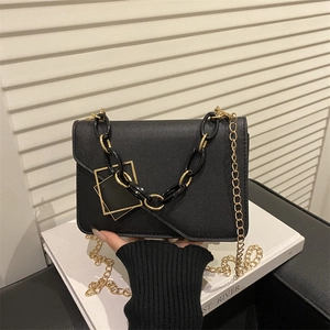 Fashion PU Leather Chain Women Shoulder Bag Urban Simple Geometric Metal Buckle Square Crossbody Bag For Daily Commuting
