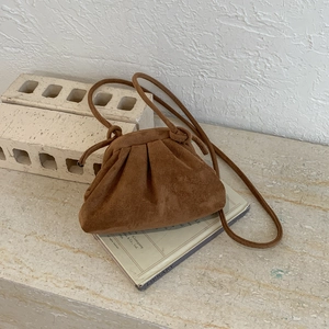 Sac à Bandoulière Plissé Nuage Rétro pour Femme Imitation Daim Style Niche Français Minimaliste PU Petit Sac à Main Pochette Quotidien