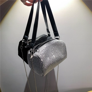 Sac Bandoulière Cylindrique en Strass Brillant pour Femmes Petit Sac Carré de Luxe avec Bandoulière en Cuir et Chaîne Argentée