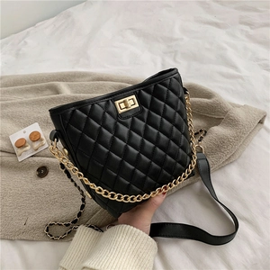 Women Quilted Shoulder Bag PU Leather Gold Chain Strap Crossbody Bag Metal Lock Closure Small Square Handbag Daily Purse