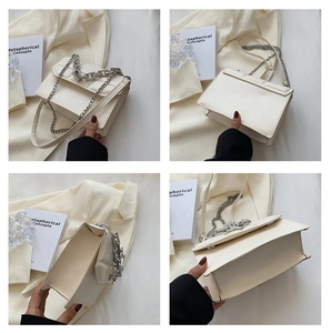 Vue détaillée sous quatre angles du sac bandoulière matelassé blanc avec chaîne argentée