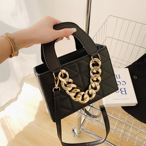 Sac à Épaule en Cuir PU Matelassé à la Mode pour Femmes Décoration de Chaîne en Or Petit Sac Bandoulière Carré Élégant