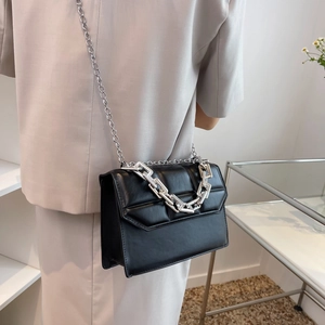 Sac à Épaule Matelassé Mode pour Femmes Décoration Grosse Chaîne Argentée Cuir PU Sac Bandoulière Carré Polyvalent Quotidien