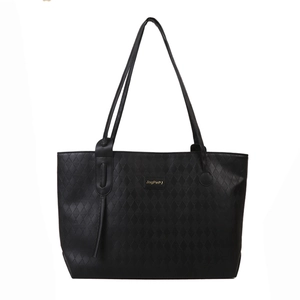 Retro large capacity black tote bag for women with quilted texture and gold metal logo