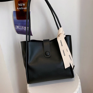 Sac fourre-tout rétro en cuir noir de grande capacité avec ruban décoratif fashion