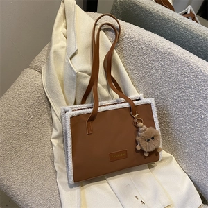 Sac Fourre-tout Femme Cuir PU Bordure Mouton Synthétique Grande Capacité Couleur Contrastée Sac Bandoulière Hiver Mode Rétro