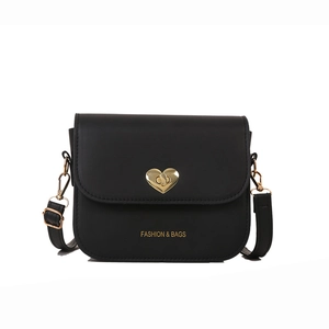 Sac bandoulière noir minimaliste avec un fermoir rotatif doré en forme de cœur