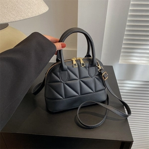 Women's Rhombus Quilted PU Leather Crossbody Bag Fashion Shell Shape Handbag With Golden Zippers And Adjustable Shoulder Strap