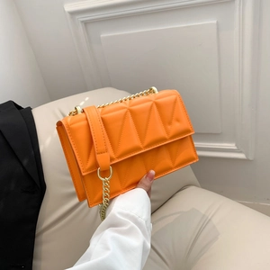 Fashion PU Leather Geometric Triangle Quilted Shoulder Bag For Women Chain Small Square Crossbody Bag Daily Messenger Bag
