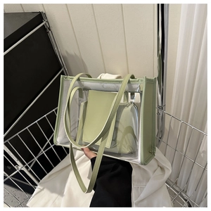 Detailansicht der avocado-grünen transparenten PVC-Einkaufstasche mit Innentasche