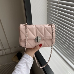 Women's Quilted PU Leather Chain Shoulder Bag Fashion Small Square Crossbody Bag With Metal Rotary Lock Everyday Commuting Handbag