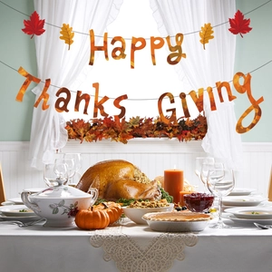 Warm Thanksgiving garland with Happy Thanksgiving letters and maple leaf ornaments