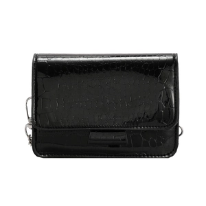 Borsa a tracolla nera in pelle verniciata a coccodrillo con dettagli in metallo argento