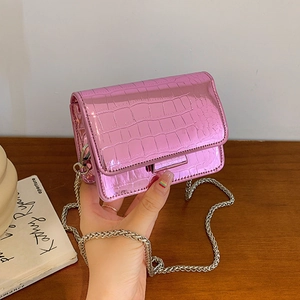 Fashion Women Metallic Croc Pattern PU Leather Shoulder Bag Mini Square Crossbody Bag With Silver Metal Chain Strap Summer Purse