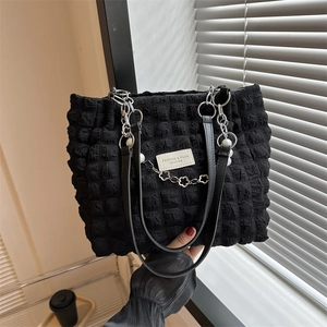 Women Puffy Texture Tote Bag Large Capacity Shoulder Bag With Artificial Pearl Chain Decor Korean Style Commuting Fashion Bag