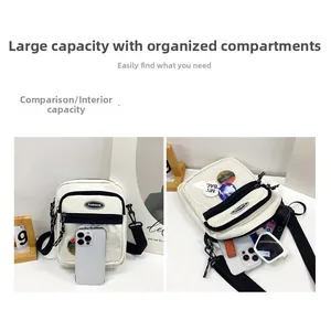 Comparación de tamaño y capacidad interior de este bolso bandolera de lona a la moda