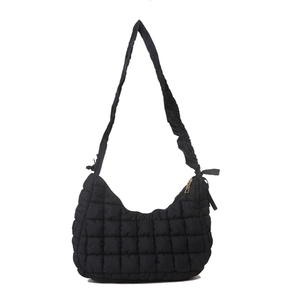 Sac à épaule noir matelassé en nylon brillant au design minimaliste avec fermeture éclair