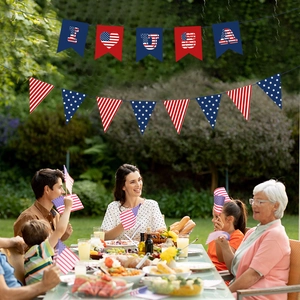 Décoration Fête de l'Indépendance avec bannière I Love USA et guirlandes drapeau américain