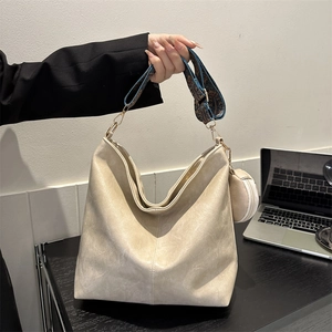 Women Large Capacity PU Leather Tote Bag Ethnic Embroidery Wide Shoulder Strap Round Mini Coin Purse Hobo Bucket Commuting Bag