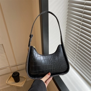 Retro Crocodile Pattern PU Leather Hobo Underarm Bag Small Half Moon Shoulder Bag For Women Commute Zipper Closure