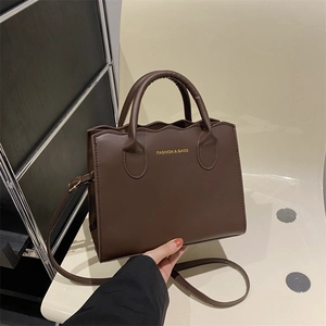 Women's Korean Style Wave Edge PU Leather Tote Bag Fashion Gold Letter Print Shoulder Crossbody Bag For Daily Commuting