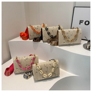 Lace flower woven bags with acrylic chains and patterned wide shoulder straps in five colors