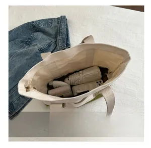 Rangement intérieur du cabas en toile avec grande capacité pour parapluie