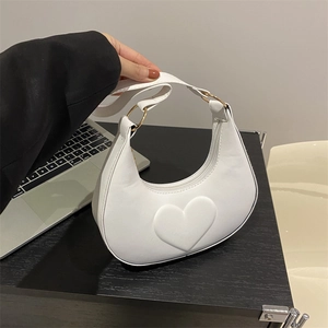 Sac Sous le Bras pour Femmes en Cuir PU Gaufré avec Cœur Simple Sac à Bandoulière Hobo avec Anneau en Métal pour le Quotidien
