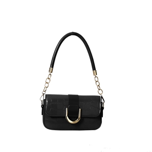 Sac à bandoulière vintage noir à motif crocodile avec boucle dorée en U et chaîne