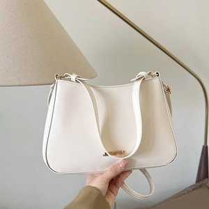 Elegante borsa a spalla a mezzaluna crema con logo JINGPIN dorato da donna
