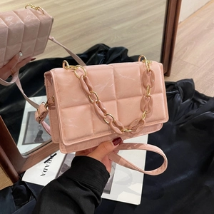Pink marble texture crossbody bag with chunky resin chain and diamond quilted pattern