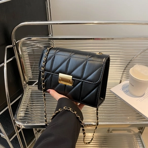 Sac à Épaule avec Chaîne Matelassée pour Femmes Petit Sac Carré en Cuir PU Sac Bandoulière Sac à Main pour Mode Urbaine Quotidienne