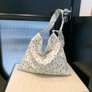 Large capacity floral canvas hobo bag with knotted shoulder strap and vintage flower print